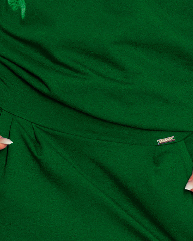 Sportliches Kleid mit einem Dekolleté auf der Rückseite - dunkelgrün