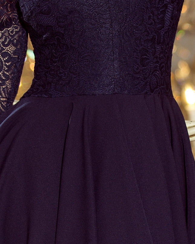 NICOLLE - Kleid mit längerem Rücken mit Spitzenausschnitt - dunkelblau