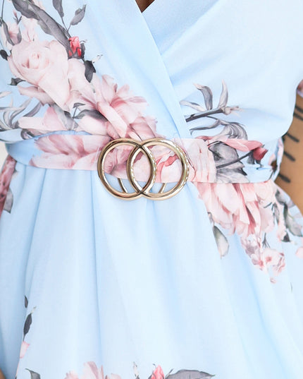 20331-7-PATRIZIA Kleid mit Umschlagausschnitt, Gürtel und kurzen Ärmeln – blau mit Rosen-7