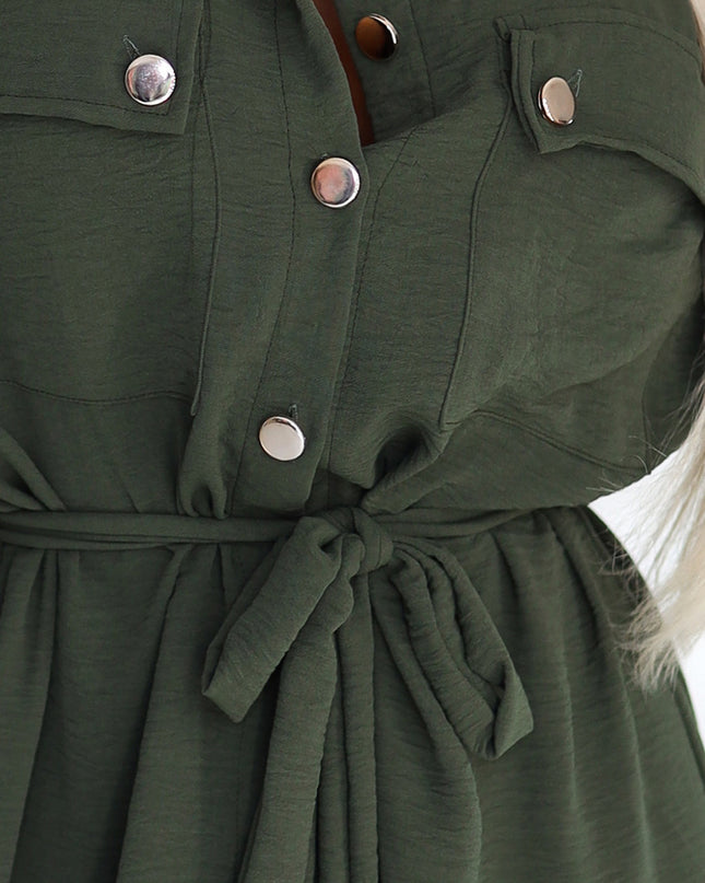 20356-5-Midi-Hemdkleid mit goldenen Knöpfen und Krawatte - KHAKI-5