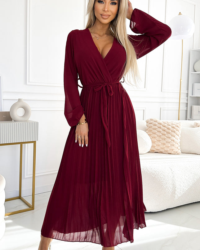 537-1 Plissiertes Chiffonkleid mit Ausschnitt, langen Ärmeln und gebundenem Gürtel - Burgunderrot by numoco basic