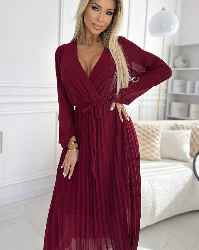 537-1 Plissiertes Chiffonkleid mit Ausschnitt, langen Ärmeln und gebundenem Gürtel - Burgunderrot by numoco basic