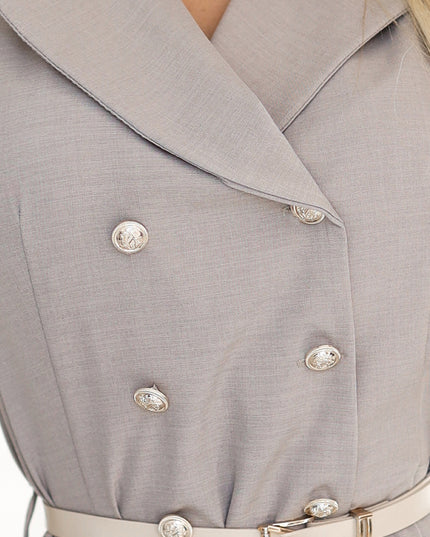 Elegantes Midi-Hemdblusenkleid mit goldenen Knöpfen und Gürtel - graubeige by numoco basic