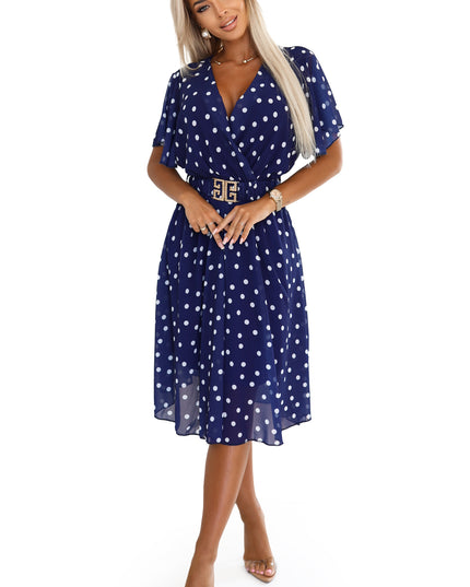 Sinnliches Kleid mit weißen Punkten, Wickelausschnitt und dekorativem Gürtel - Marineblau